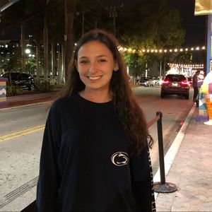 Meet your Posher, Larissa